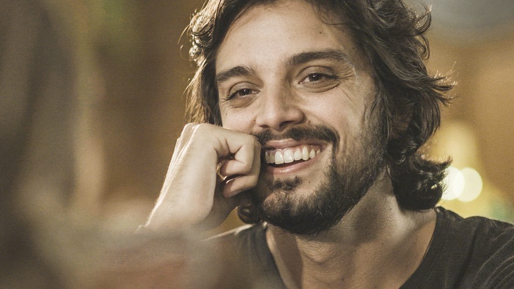 Rodrigo Simas na época das gravações da novela Salve-se Quem Puder - Crédito: Globo / Divulgação