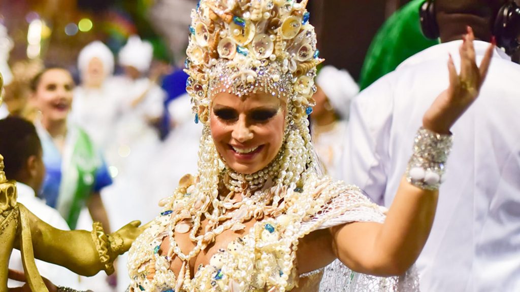 Viviane Araújo no desfile das campeãs - Crédito: Leo Franco / AgNews