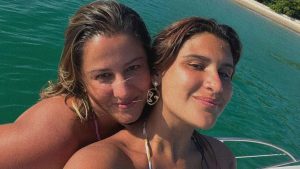 Giulia Costa com a irmã mais velha, Mariana Sochaczewski (Reprodução/Instagram)