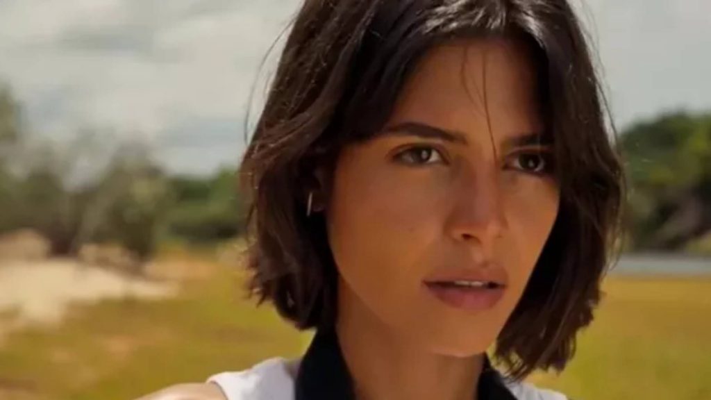 Julia Dalavia como Guta em cena de 'Pantanal' (Foto: Reprodução)