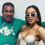 Mauro Machado, pai de Anitta, junto com a cantora (Reprodução/Instagram)