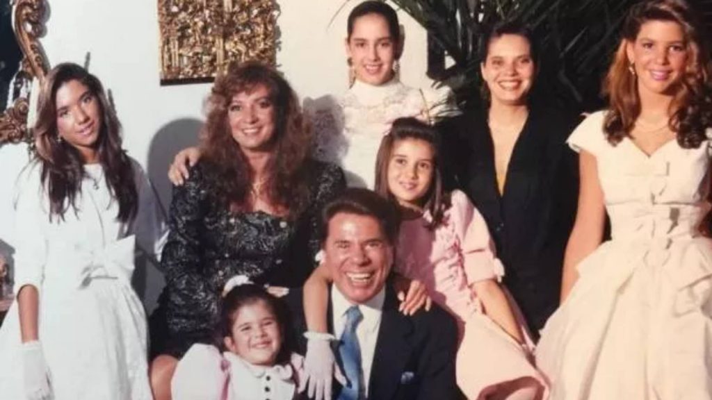 Silvio Santos com as filhas e a mulher (Foto: Reprodução/Instagram)