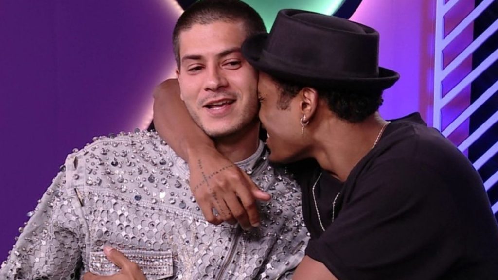 Arthur Aguiar e Paulo André na final do 'BBB 22' (Reprodução/Globo)