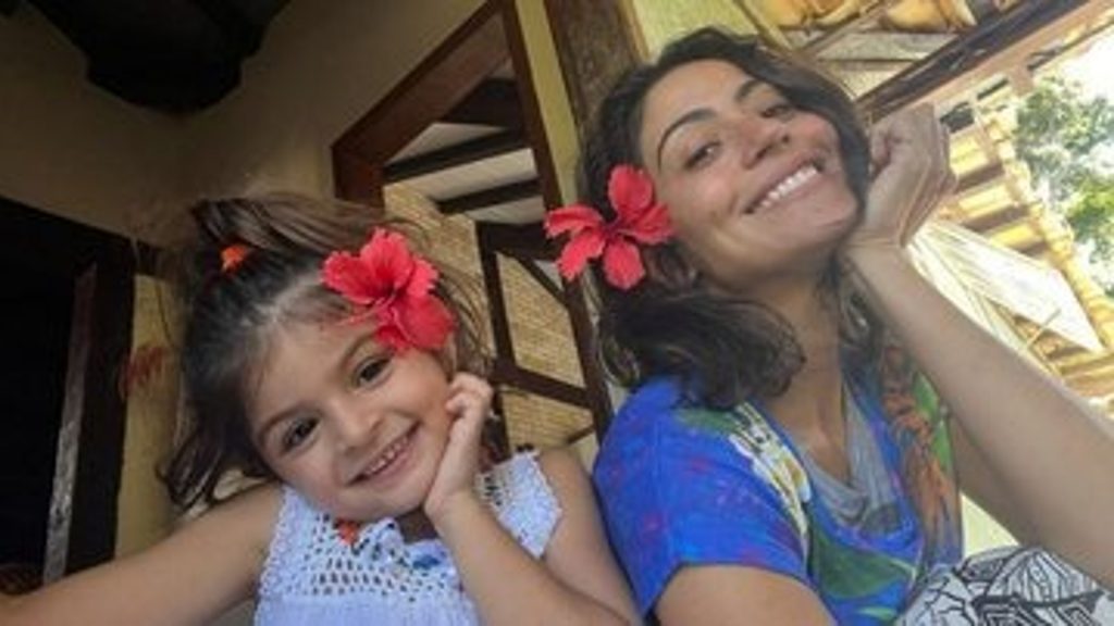 Carol Castro e filha - Créditos: Reprodução/ Instagram