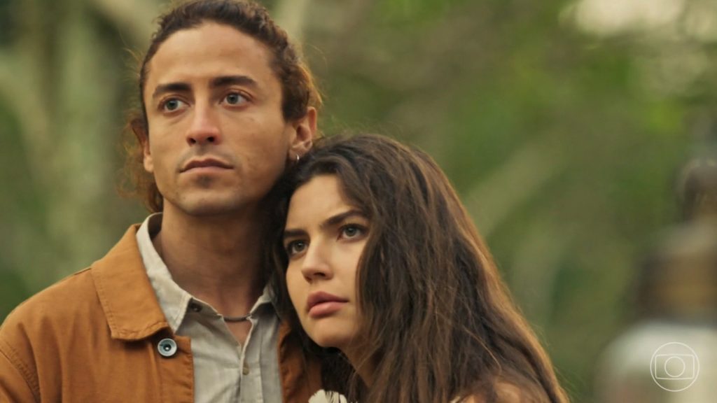 Jove (Jesuíta Barbosa) e Juma (Alanis Guillen) em 'Pantanal' (Reprodução/TV Globo)