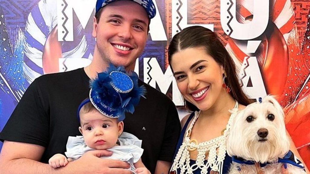 Vivian Amorim e Leo Hirschmann com a filha, Malu