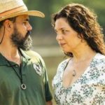 Alcides e Maria Bruaca em 'Pantanal'. Reprodução/Globo