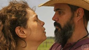 Em ‘Pantanal’, Alcides (Juliano Cazarré) levará Maria Bruaca (Isabel Teixeira) para a fazenda de Zé Leôncio — Foto: Globo