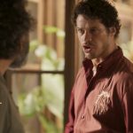 Tadeu (José Loreto) discute com José Leôncio e é humilhado pelo pai , em ‘Pantanal’ — Foto: Globo