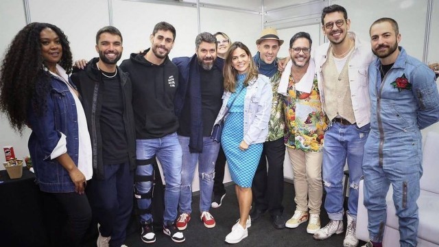 Thales Bretas curte show do cantor Silva ao lado de amigos (Reprodução/Instagram)