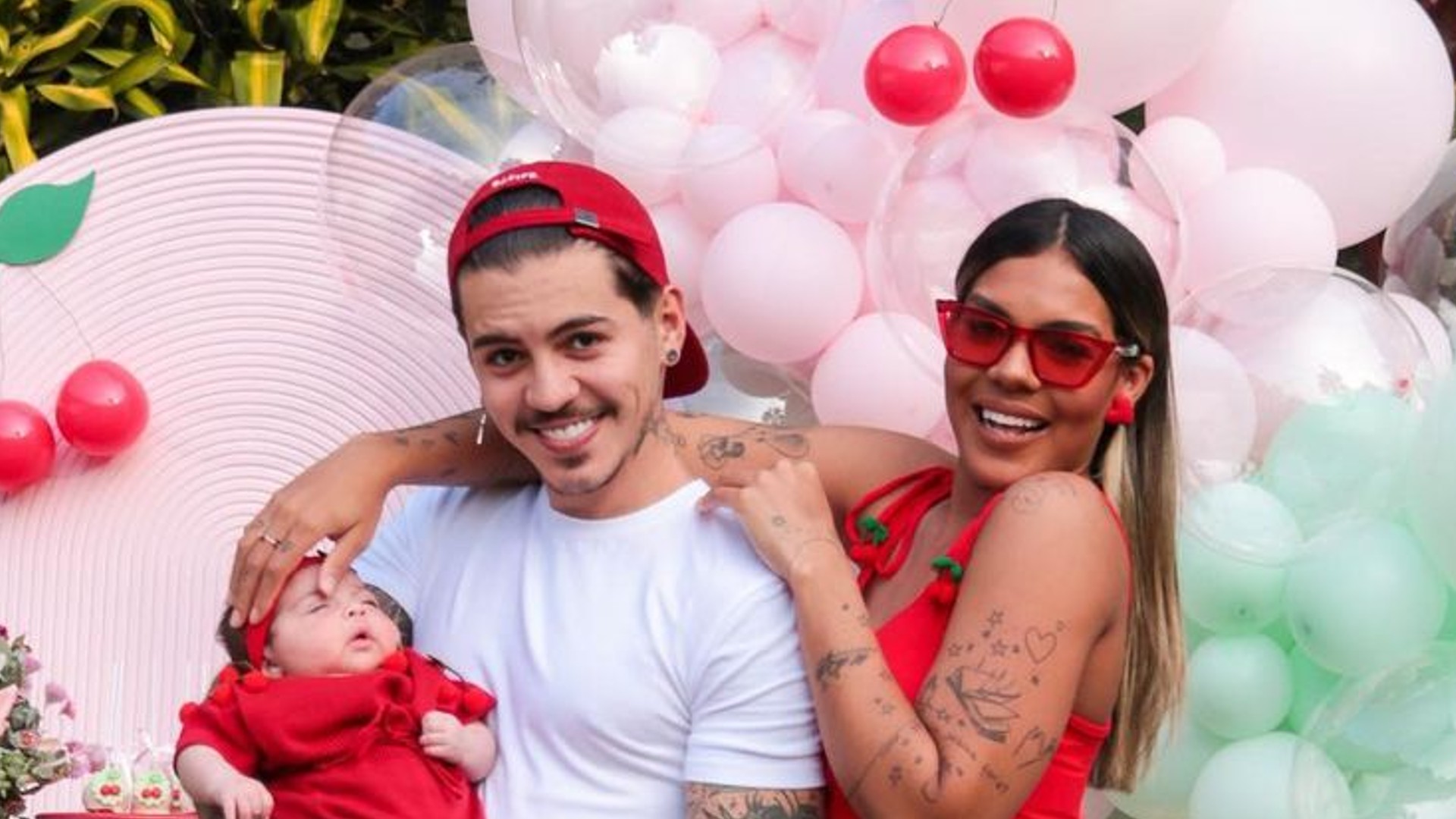 Tays Reis e Biel celebram dois meses da filha com festa temática