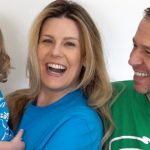 Daiana Garbin e Tiago Leifert com a filha do casal, Lua (Reprodução/Instagram)