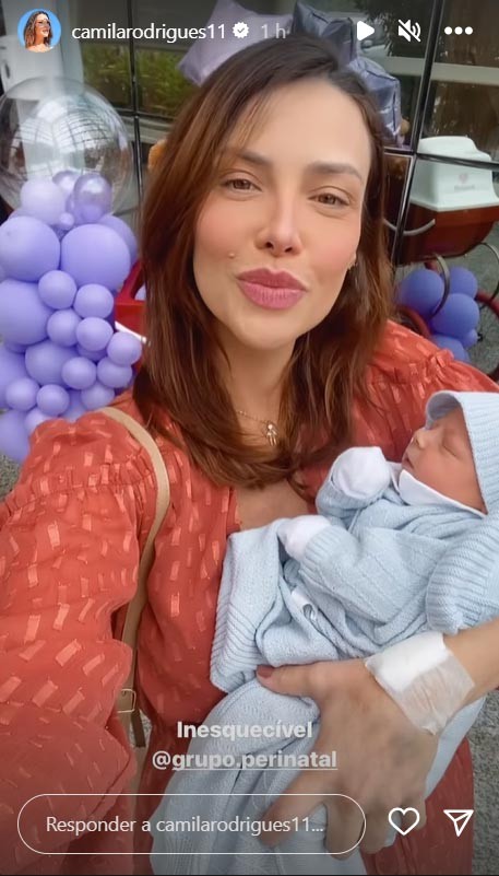 Camila Rodrigues deixa a maternidade com o filho, Bernardo (Reprodução/Instagram)