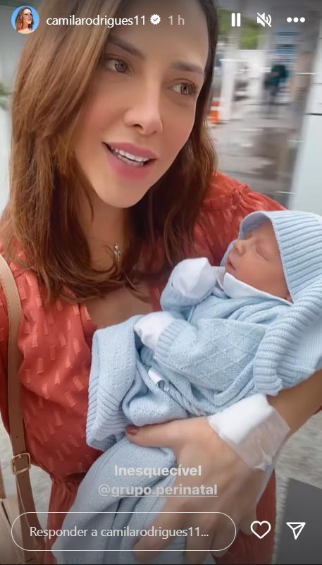 Camila Rodrigues deixa a maternidade com o filho, Bernardo (Reprodução/Instagram)