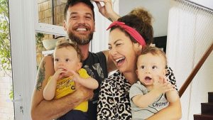 Emilio Dantas e Fabiula Nascimento com os filhos gêmeos, Roque e Raul (Reprodução/Instagram)