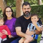 Leticia Cazarré e Juliano Cazarré com os filhos do casal (Reprodução/Instagram)