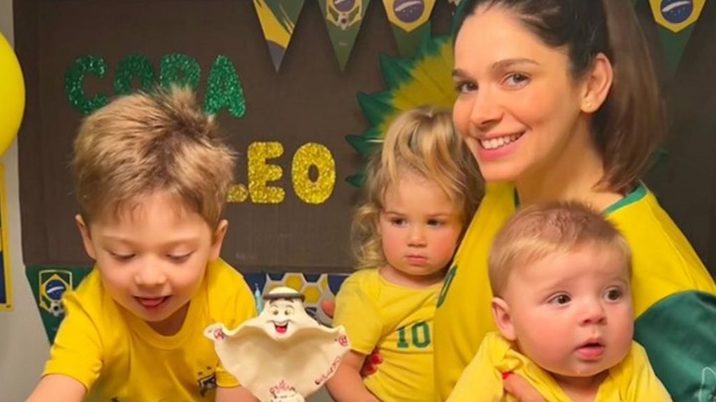 Sabrina Petraglia com os filhos, Léo, Gael e Maya