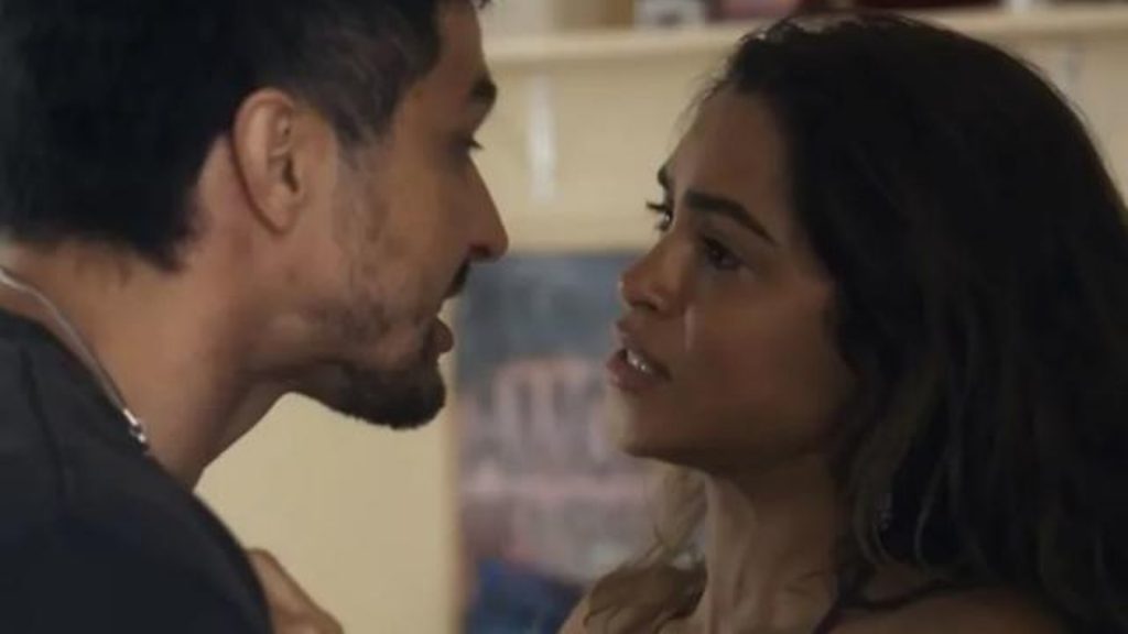 Oto (Romulo Estrela) e Brisa (Lucy Alves) em 'Travessia'