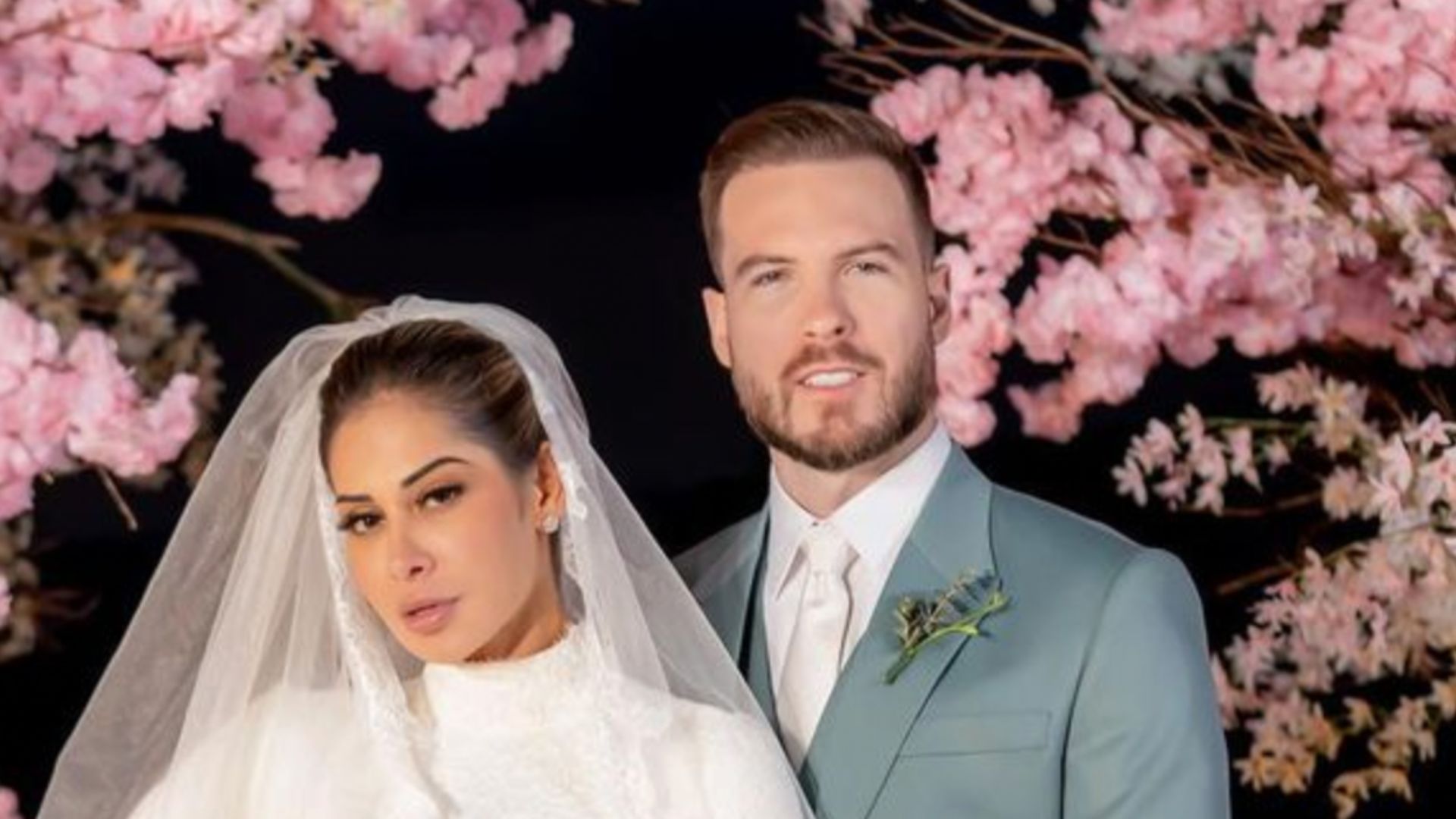 Maíra Cardi se casa com Thiago Nigro em cerimônia intimista