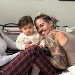 Tays Reis e Biel com a filha, Pietra