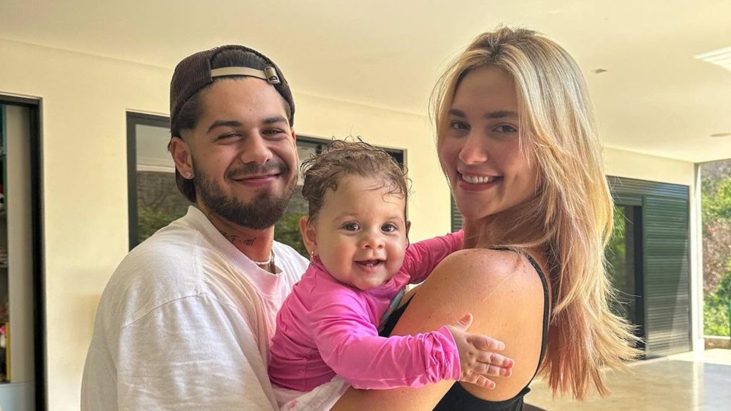 Virginia Fonseca e Zé Felipe com a filha, Maria Flor