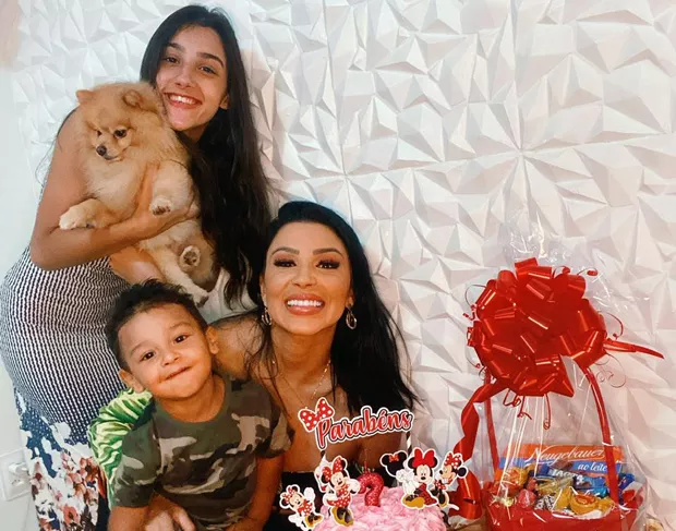 Bia Miranda, Jenny Miranda e Enrico (Reprodução/Instagram)