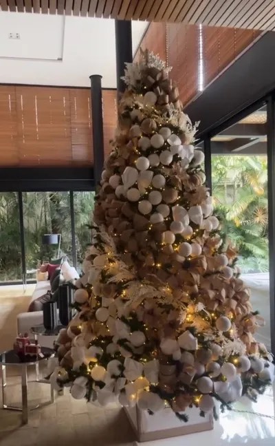 Árvore de Natal de Rodrigo Faro e Vera Viel