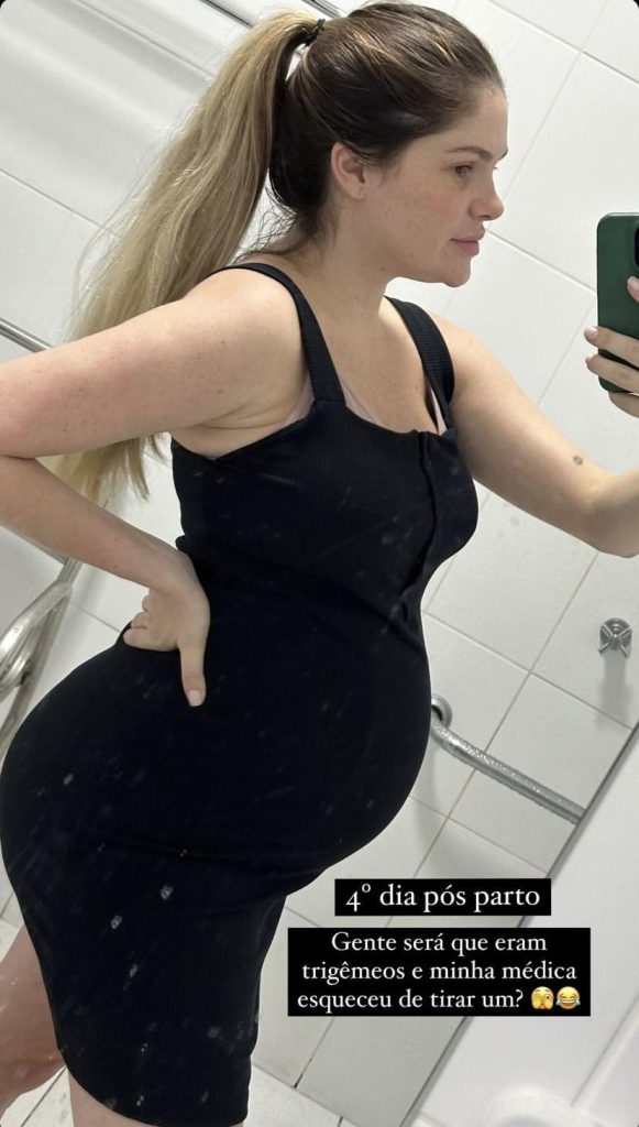 Bárbara Evans mostra barriga após nascimento dos gêmeos