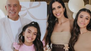 Daniela Albuquerque e a família - Reprodução/Instagram/Studio Seeyou