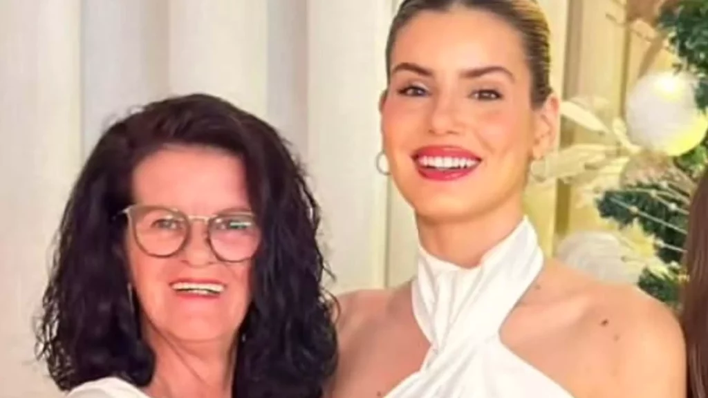 Camila Queiroz e a mãe Eliane Tavares - Reprodução/Instagram